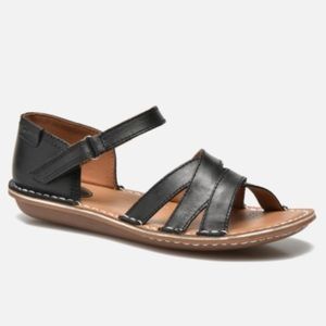 Clark’s Artisan Tustin Sahara Black Leather Ankle Strap Open Toe Sandal
